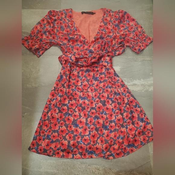 House Of Harlow 1960 Aja Mini Dress in Red Poppy Floral. Blue, White, Black. S. - Picture 2 of 14